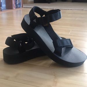 Teva Black Midform Sandals (only worn once!)